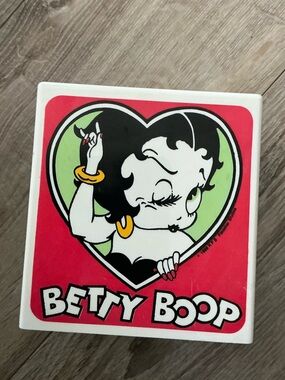 Vintage 1986 NJ Croce Co. Betty Boop Ceramic Tissue Box